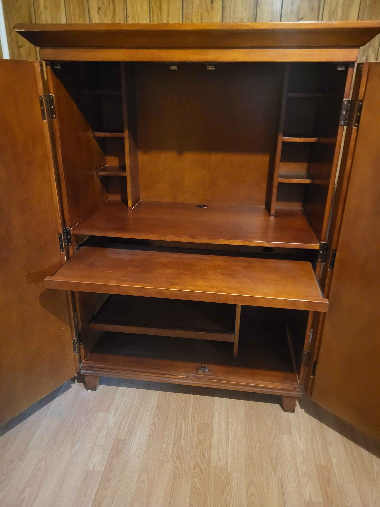 Amish Style Computer Armoire solid wood. HD - Armoires & Wardrobes - El