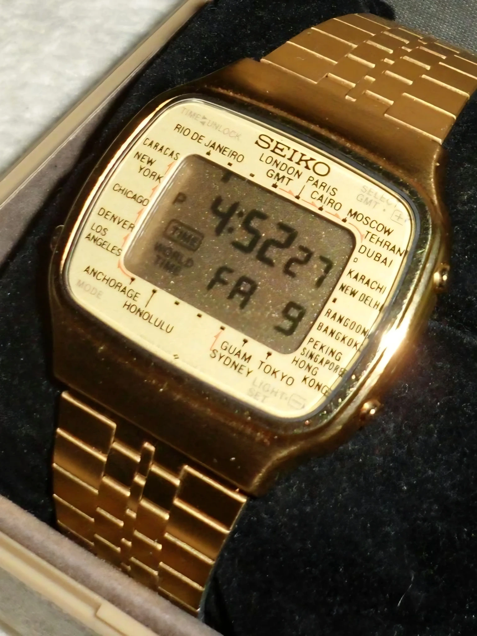 Reloj Seiko World Time digital vintage A708-5000 lanzado en el año 