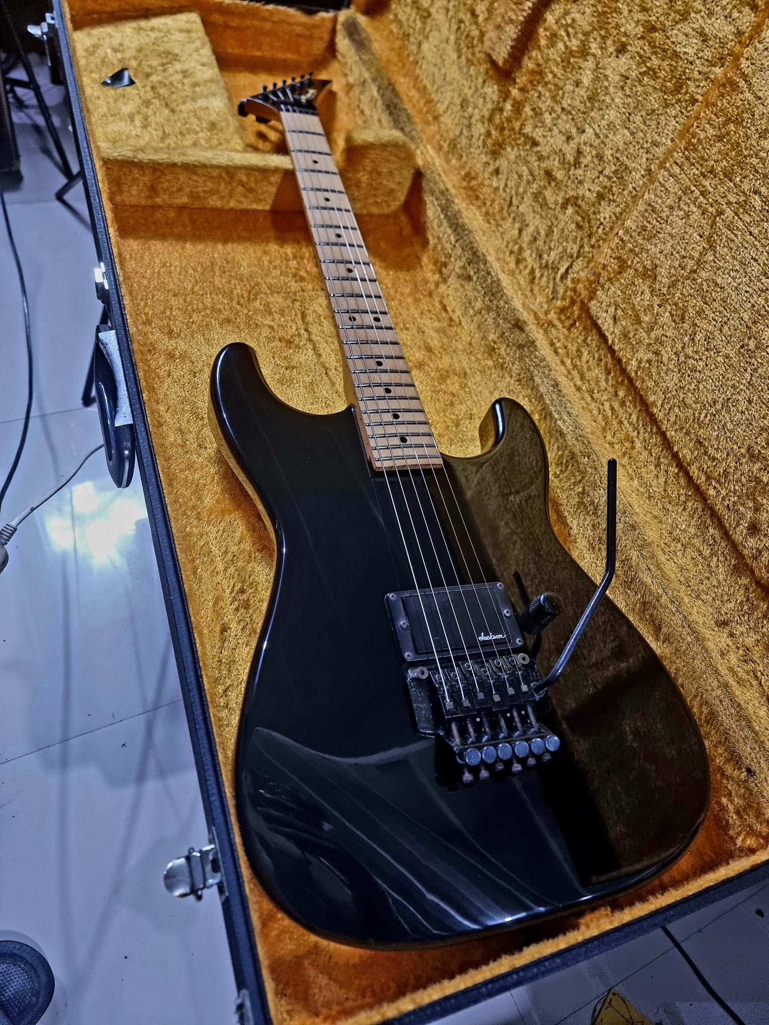 Made in Japan 1993 Charvel sdk 085 HH Ash body medium sacale