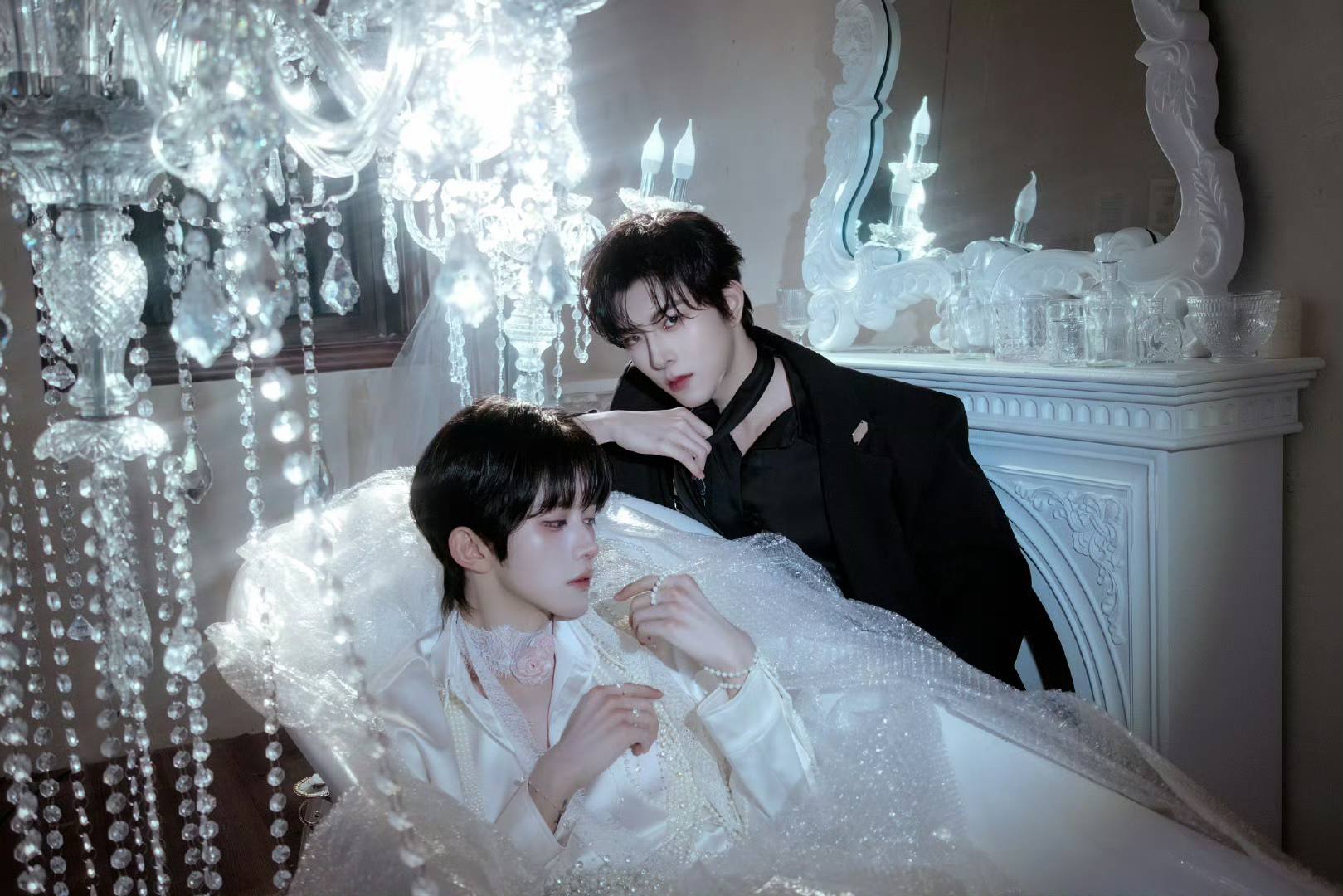 Huang Xing (黄星Eliot) Qiu Ding Jie (邱鼎杰_kipuka) Weibo Up