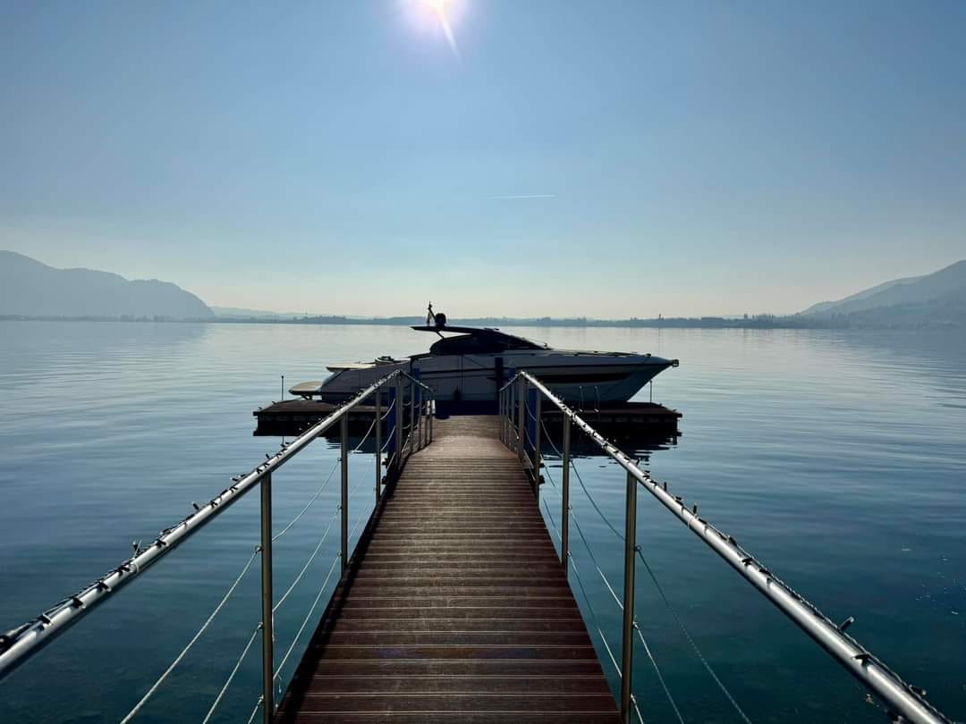 GG Boat & House