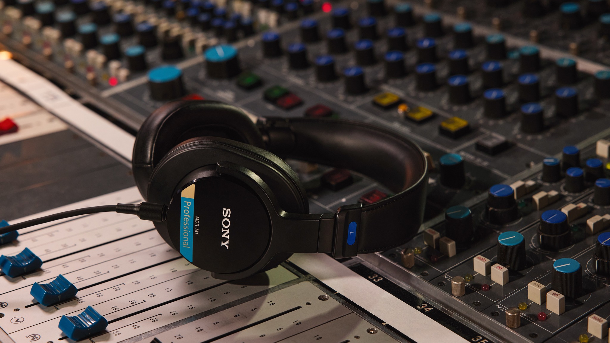 Sony MDR-110LP lightweight headphones