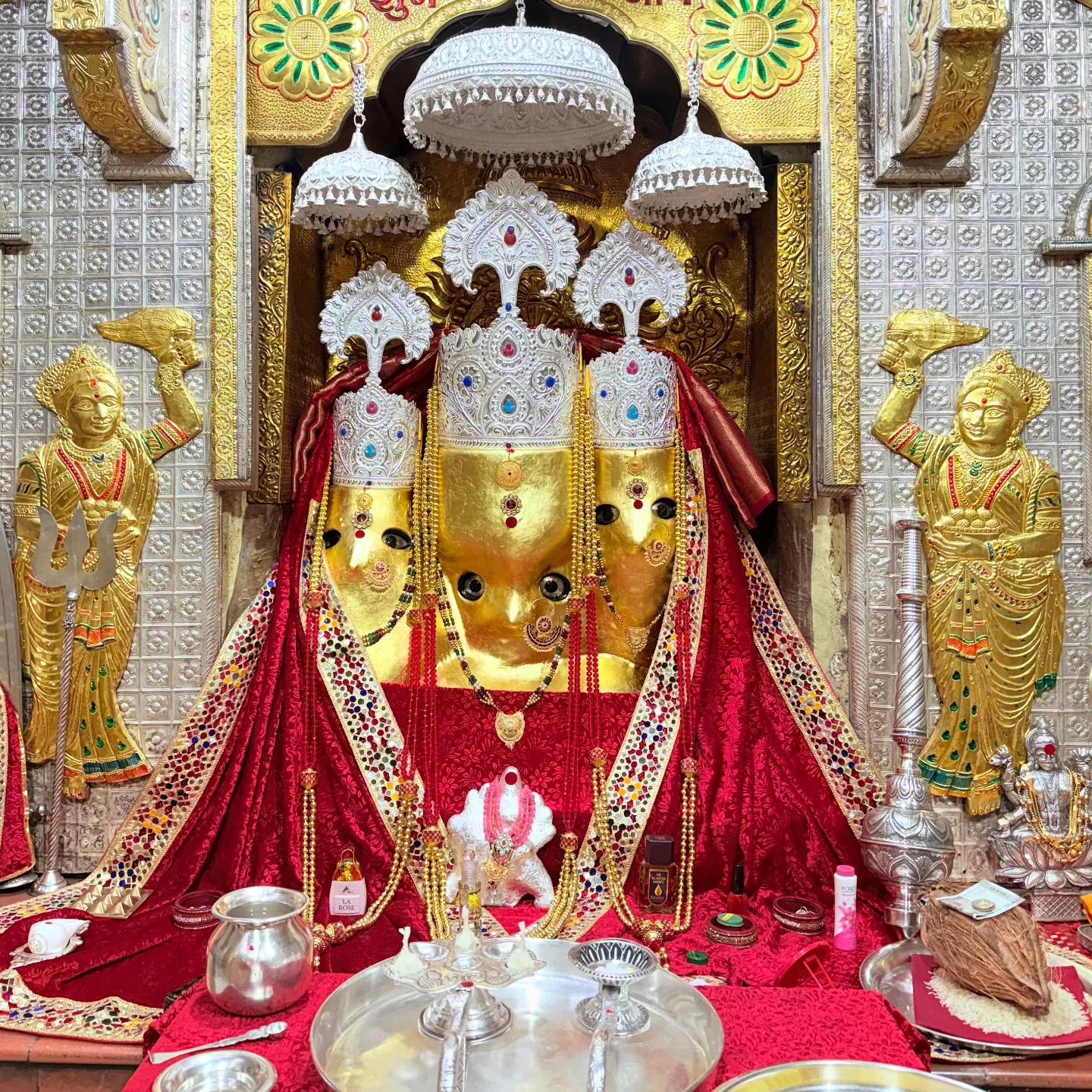 maa-baglamukhi