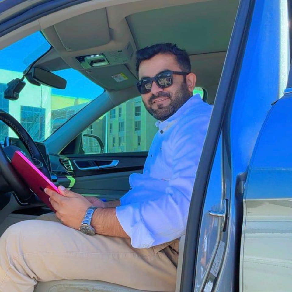 هن همراهه ته ڪمال ڪري ڇڏيو، هڪ ئي جهٽڪي ۾ ڪروڙ پتي بڻجي ويو😂😂 ...