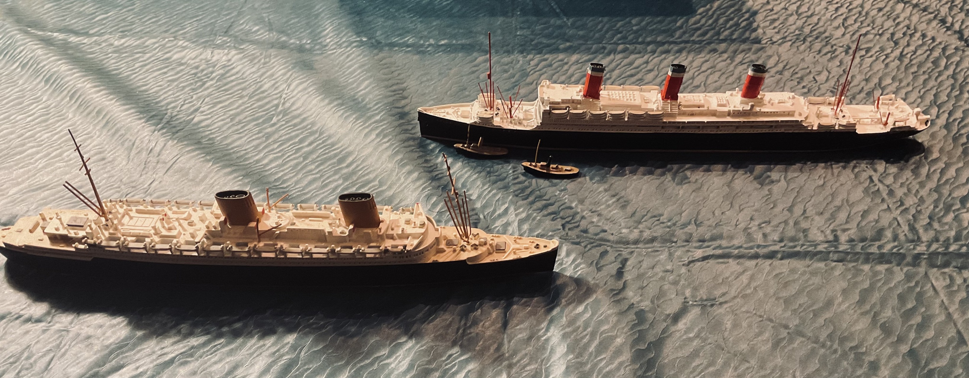 SS Bremen and SS Leviathan ships in 1250 scale