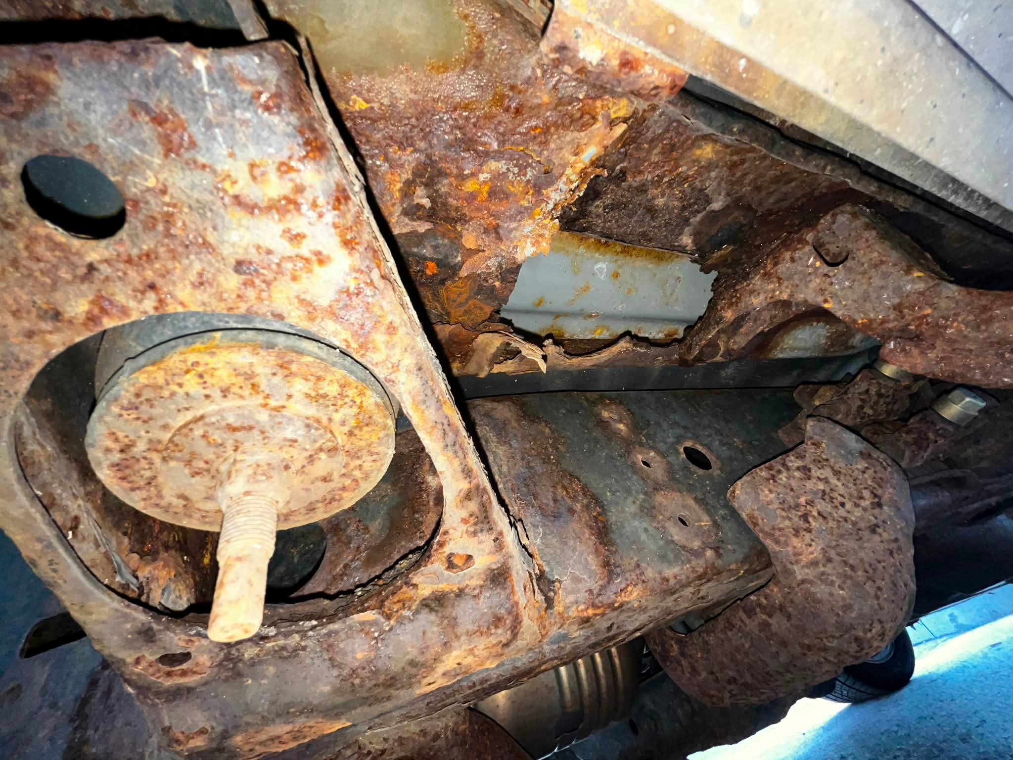 How to address severe rust on a 2006 Lexus GX470?
