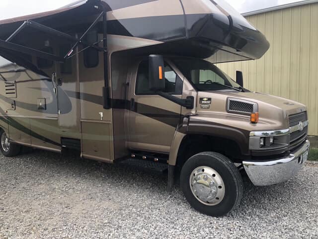 Selling a 2006 Jayco Seneca Class C Duramax Diesel 48,000 miles