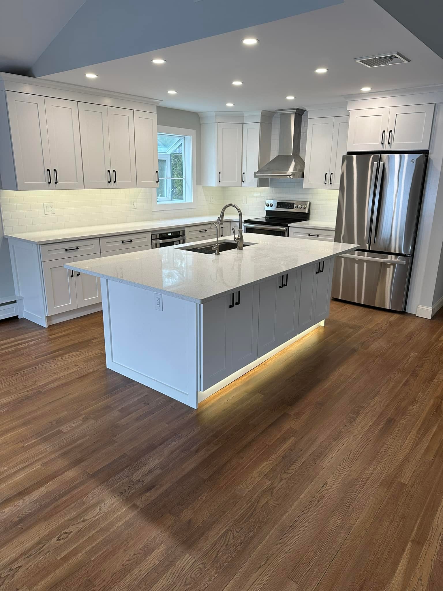 🚨Fresh Kitchen Complete! 🚨... - Fresh Builds Contracting