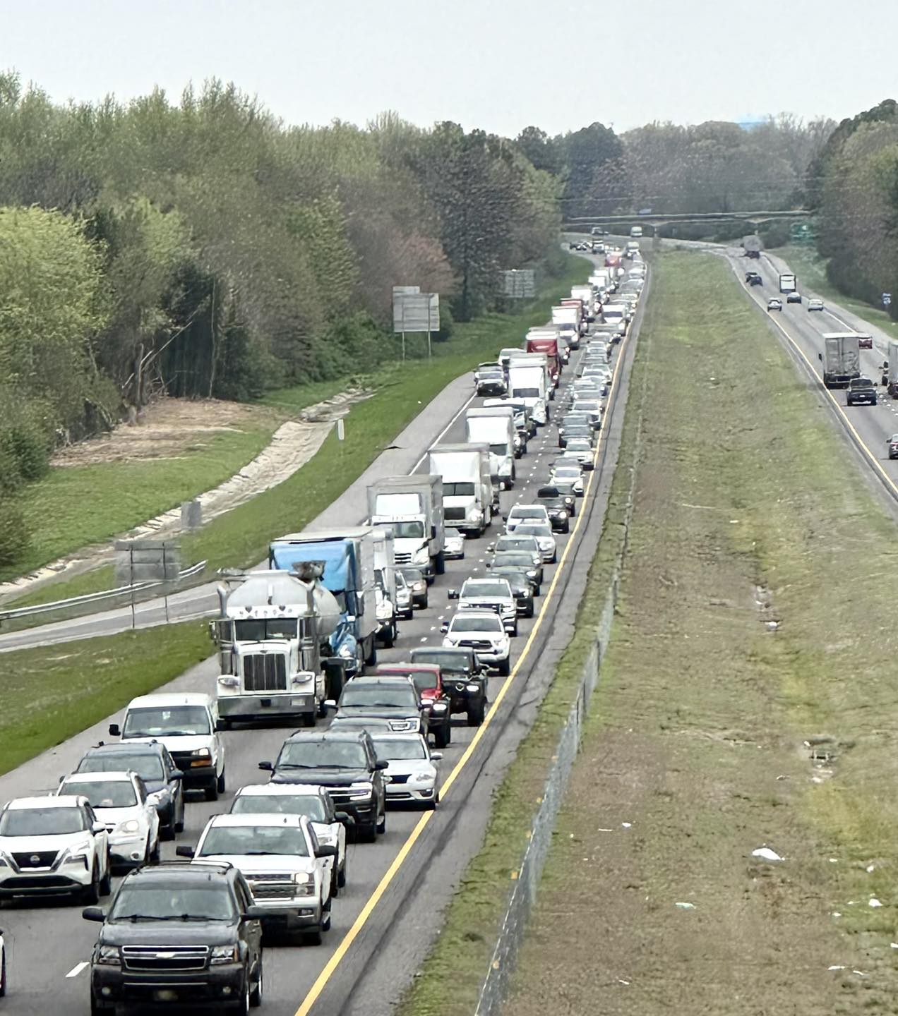 traffic様 This is the current look at traffic on I-65S passing through