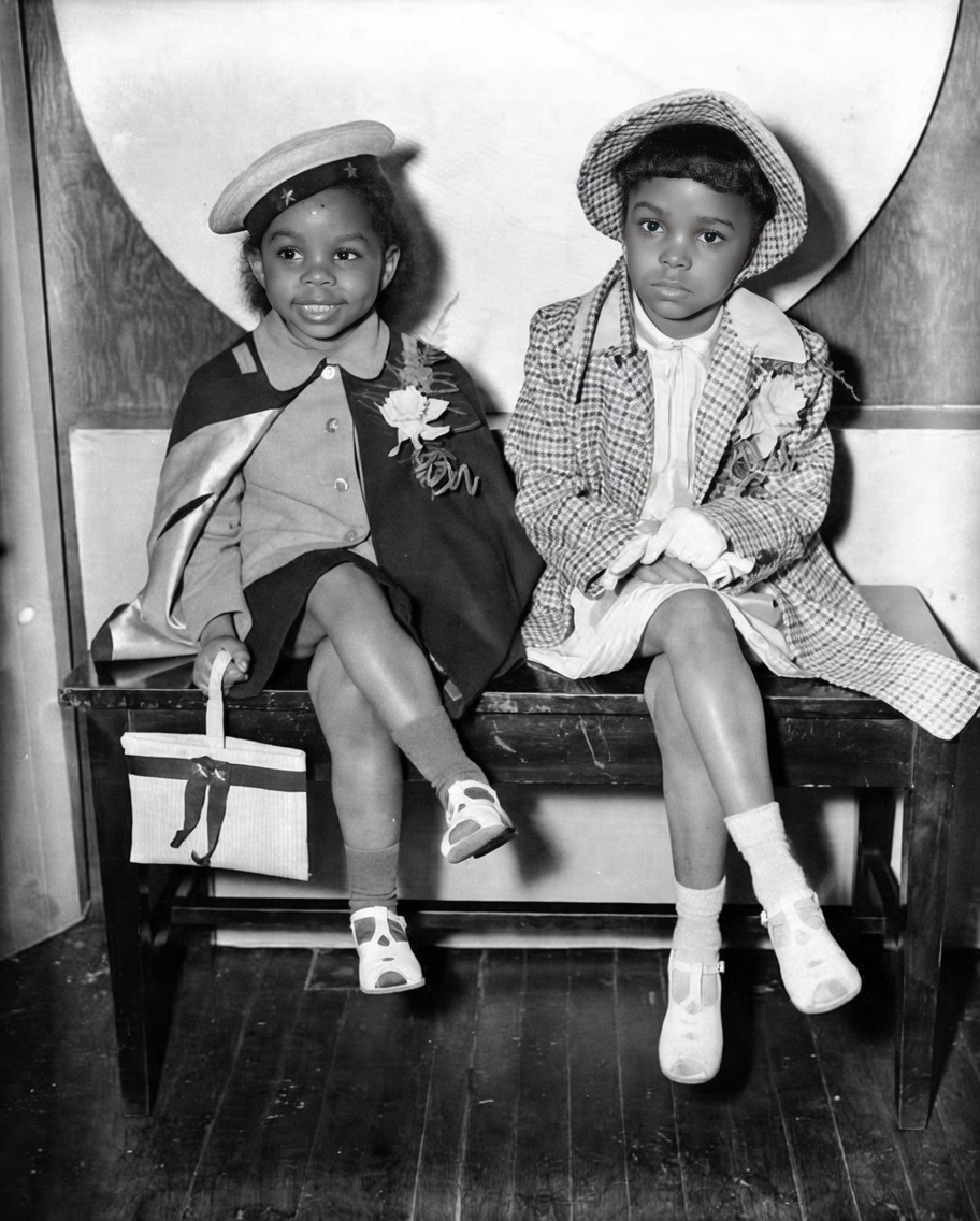 Black women's fashion and friendship in 1950s Pittsburgh