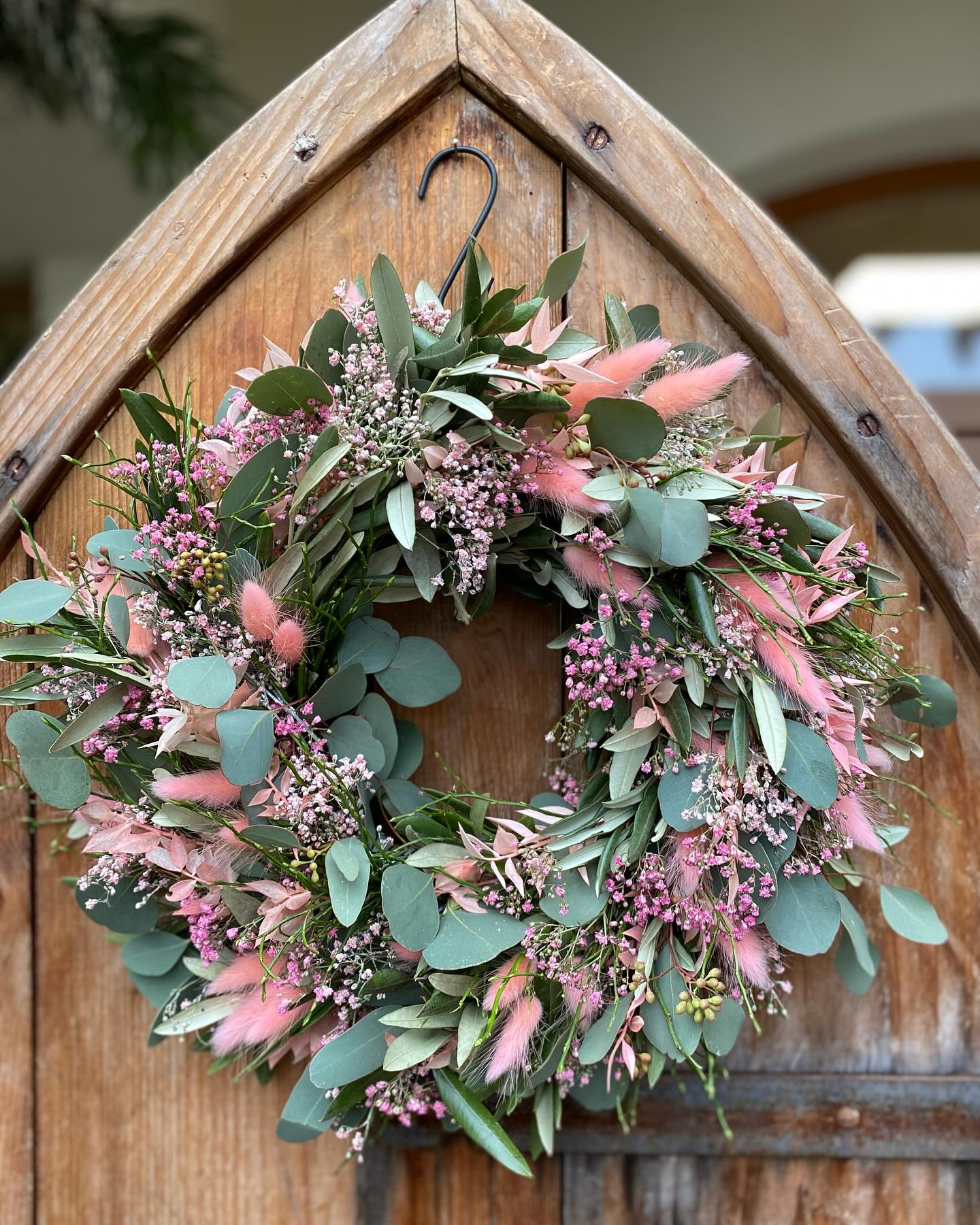 Ist die Haustür leer ohne Weihnachtstürschmuck? Wir haben da was vorbereitet.. #blütenreichpiding #türkränze #frühlingstürkranz #kränzchenliebe #haustürdeko #blumenliebe #dekoliebe