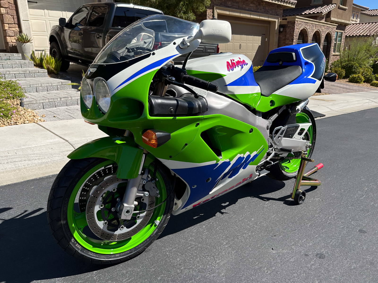 ⭐︎rm⭐︎ Our second auction closes at 11AM PST on iconicmotorbikeauctions