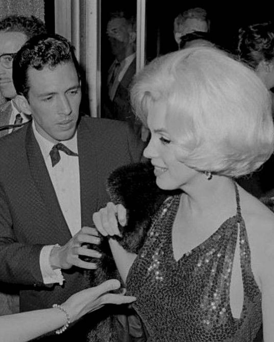 marilyn monroe 1962 golden globes dress Behind the Scenes: Here are a few rare shots of at the 1962 Golden Globes ceremony, held on March 5. These photos give an idea of her celebrity festival vibes
