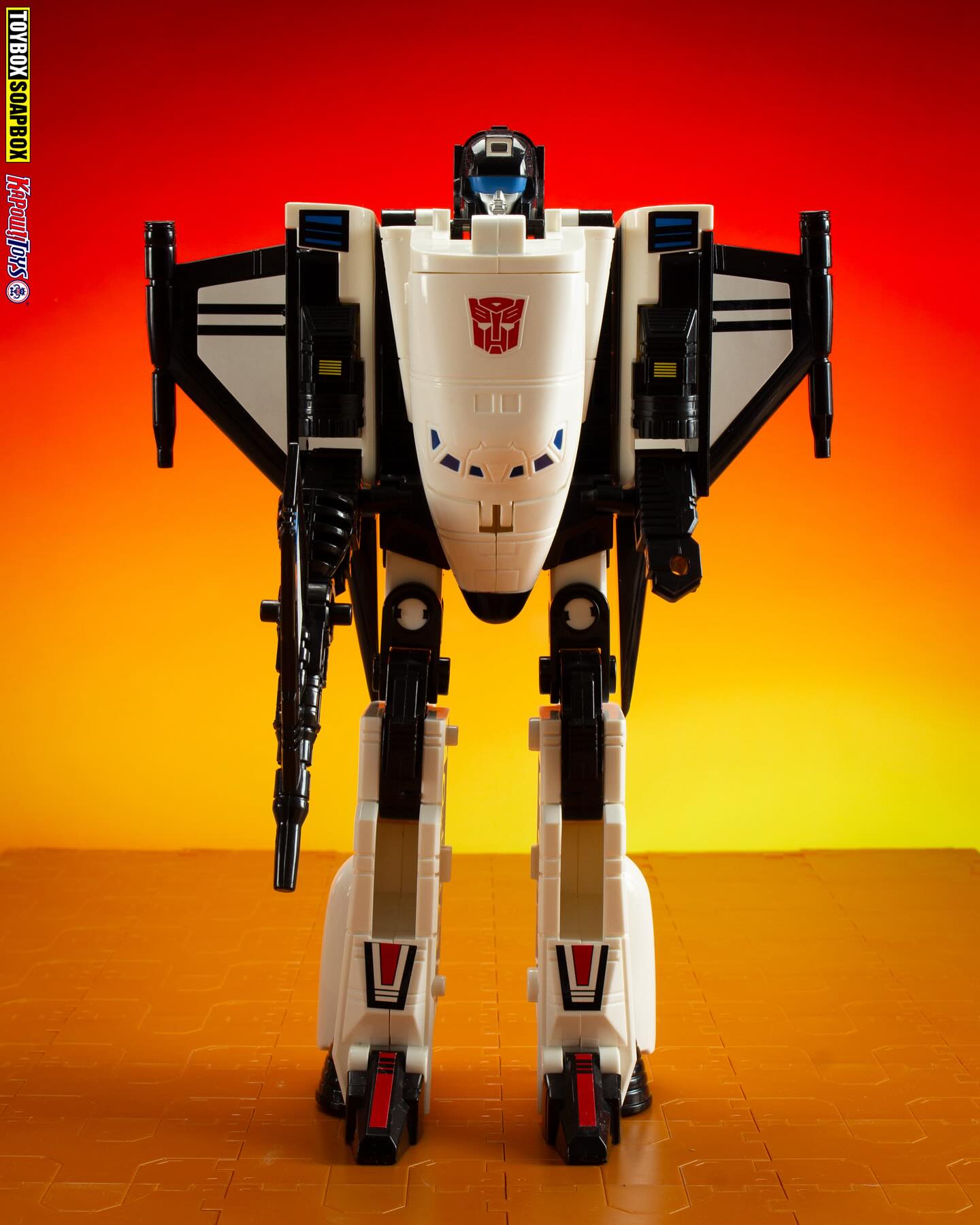 Transformers: Victory [C-326] **Cybertron (Autobot) Galaxy Shuttle