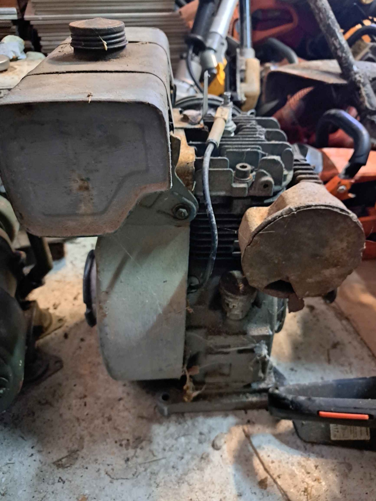 Divers moteurs - Car Engines & Engine Parts - Sury-Aux-Bois, Centre ...