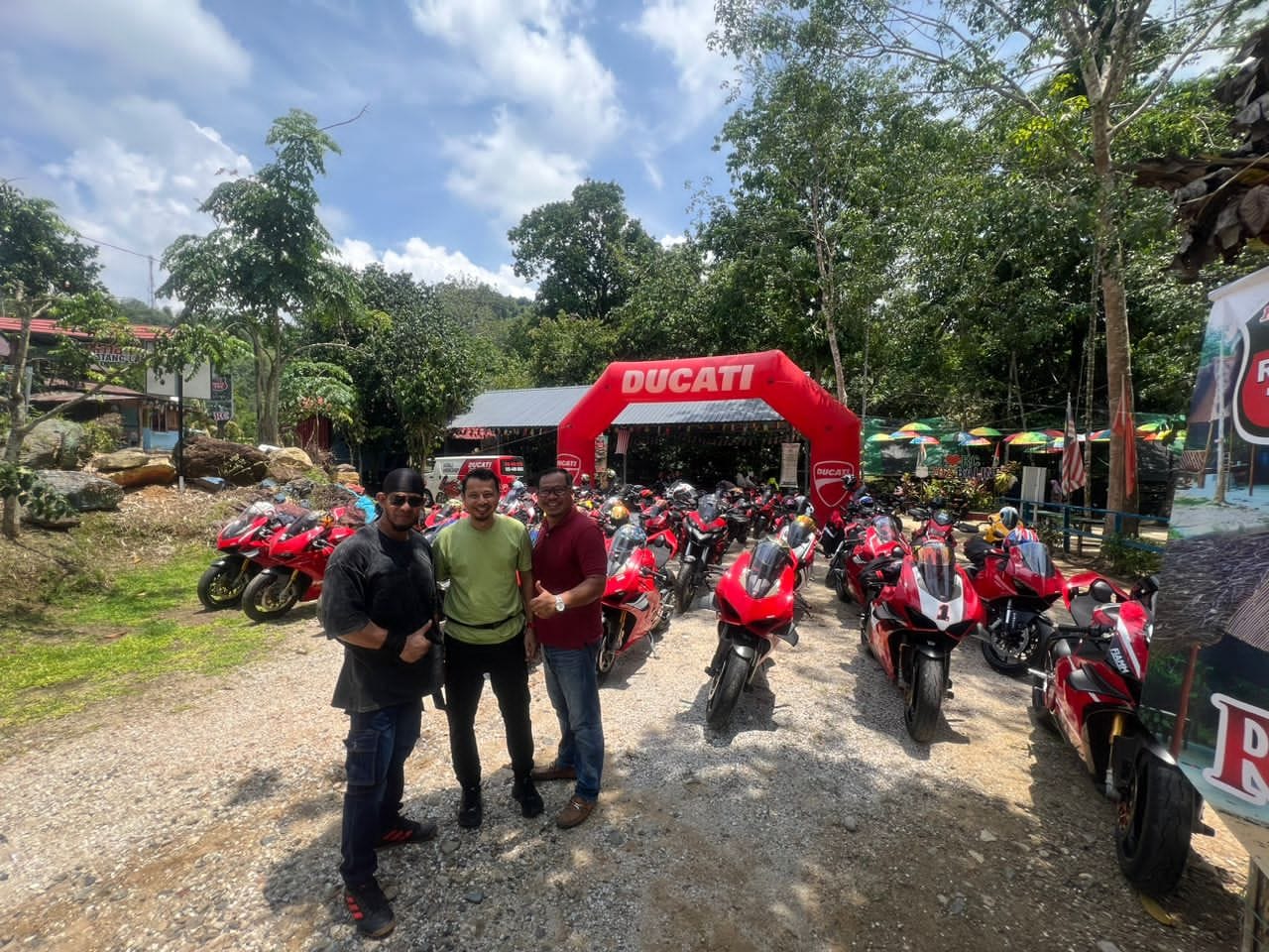 RIMBA CAFE KUALA KEDUA