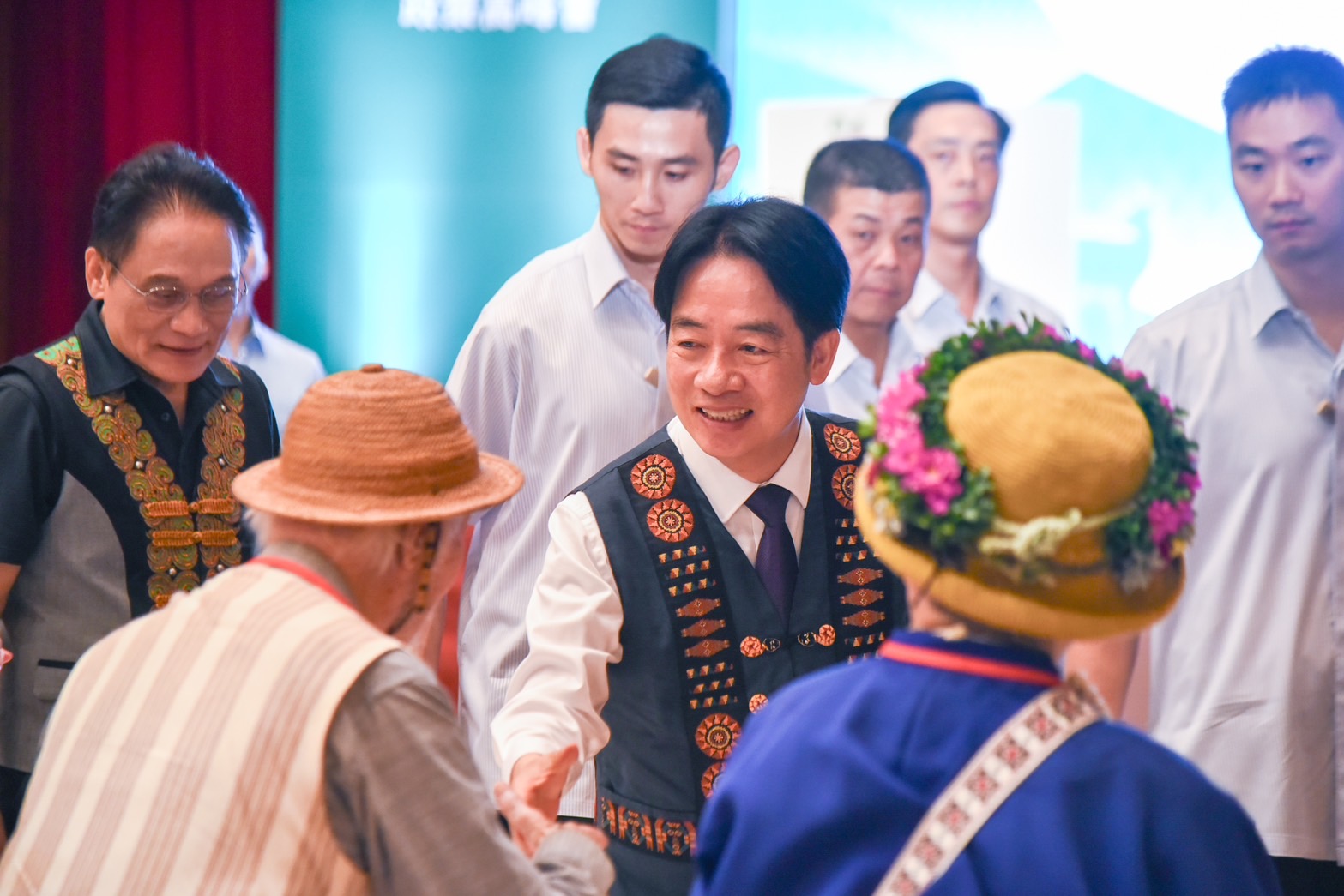 原住民族委員會 - 1994年8月1日「山胞」正名為「原住民」，因此每年8月1日訂為原住民族日。今日賴清德總統出席原民...
