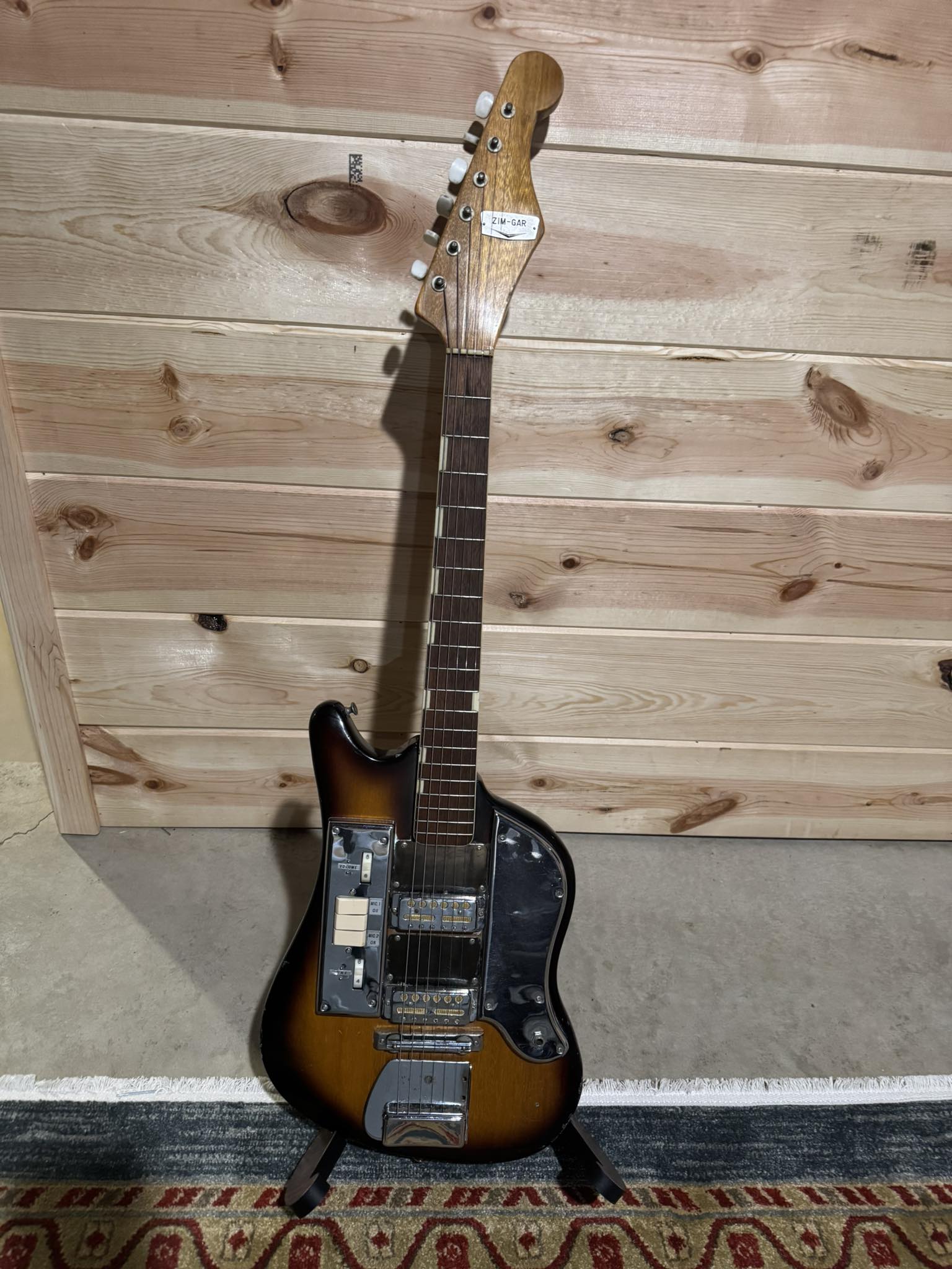Is this white Zim-Gar guitar possibly gold?