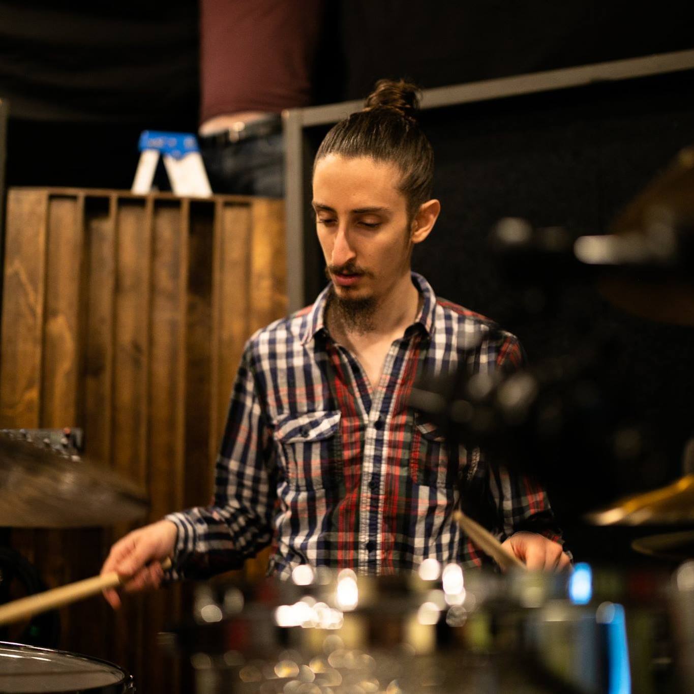 The master. 🎩 Breaking down this incredible 6-bar drum solo by the ...