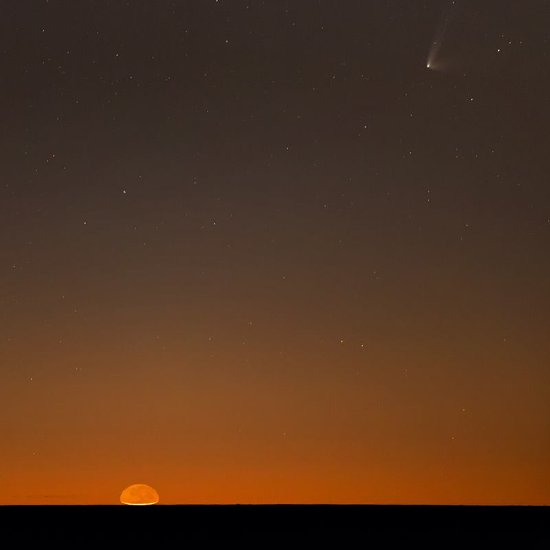 Colin - *Squished Moon & C/2014 Q1 (PANSTARRS)* I think this is my ...