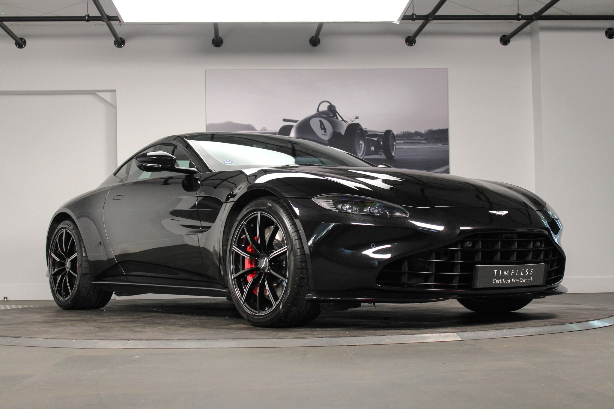 2019 Aston Martin Vantage Magnetic Silver X Indigo Blue 5,000km 