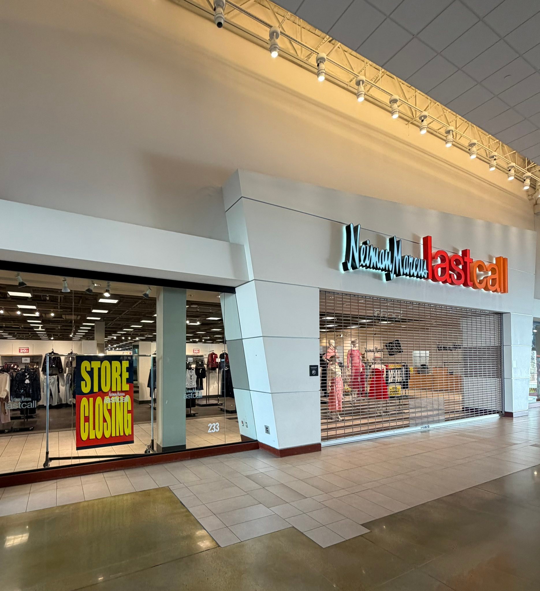 neiman marcus last call sale ladies dresses and blouses A store closing is underway at Neiman's Call! 🛍️ no-returns:2025-09-25_2028-06-23