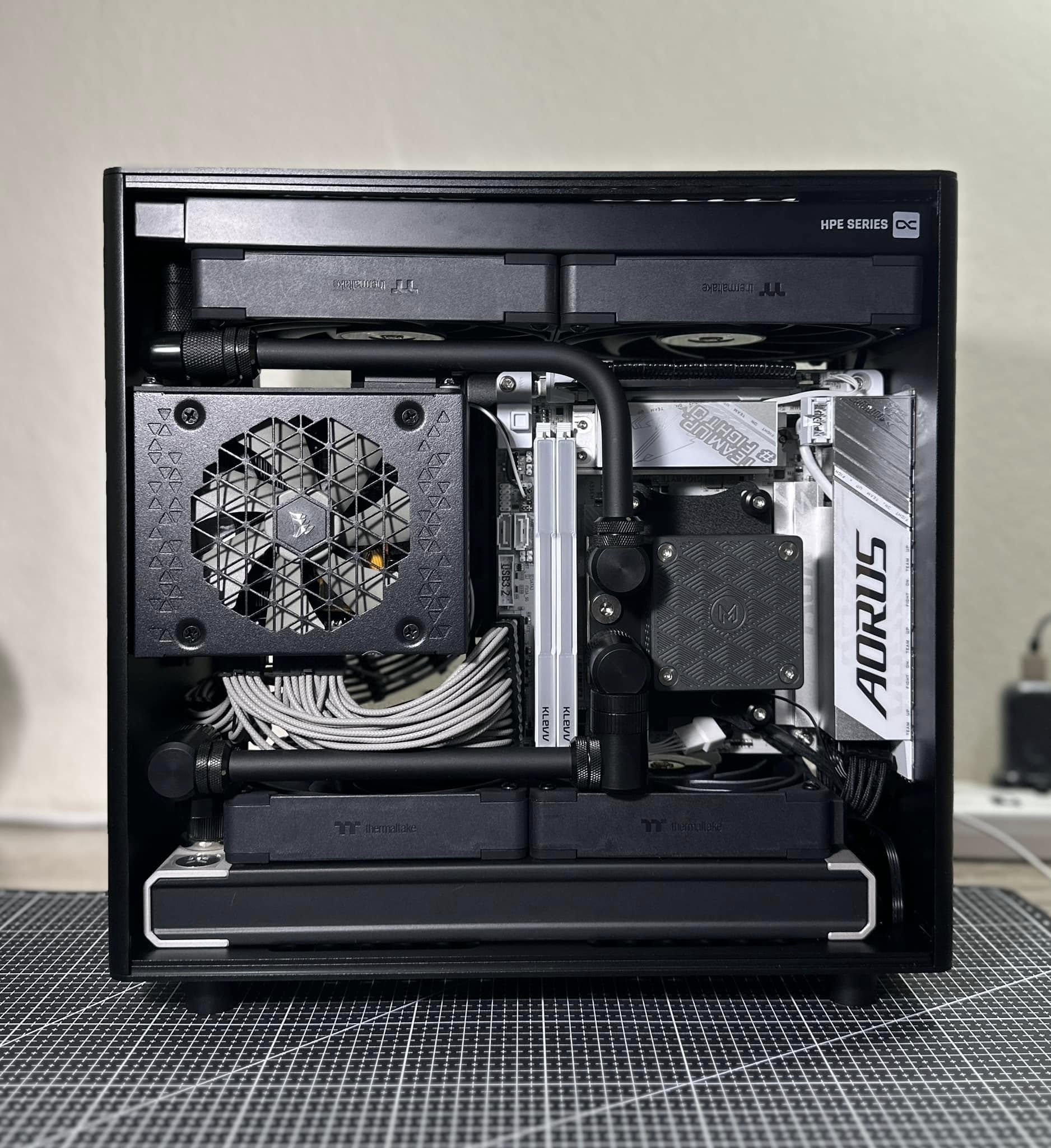 Ryzen9 7950X3D/RTX3060 12GB/32GB DDR5 水冷