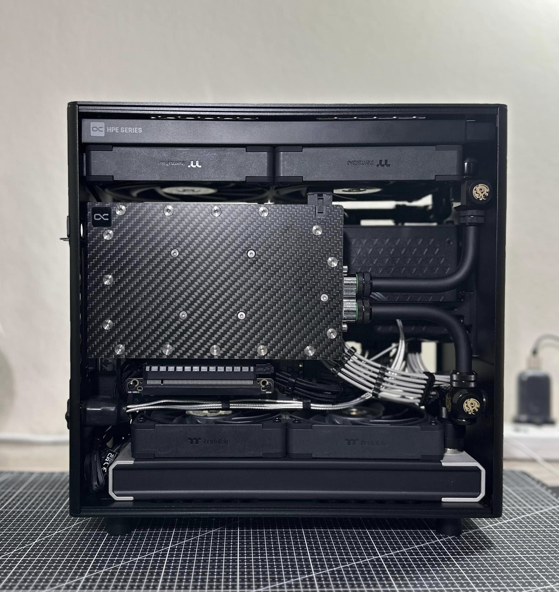 Winter One PC build with Ryzen 9 7950X3D and RTX 4090