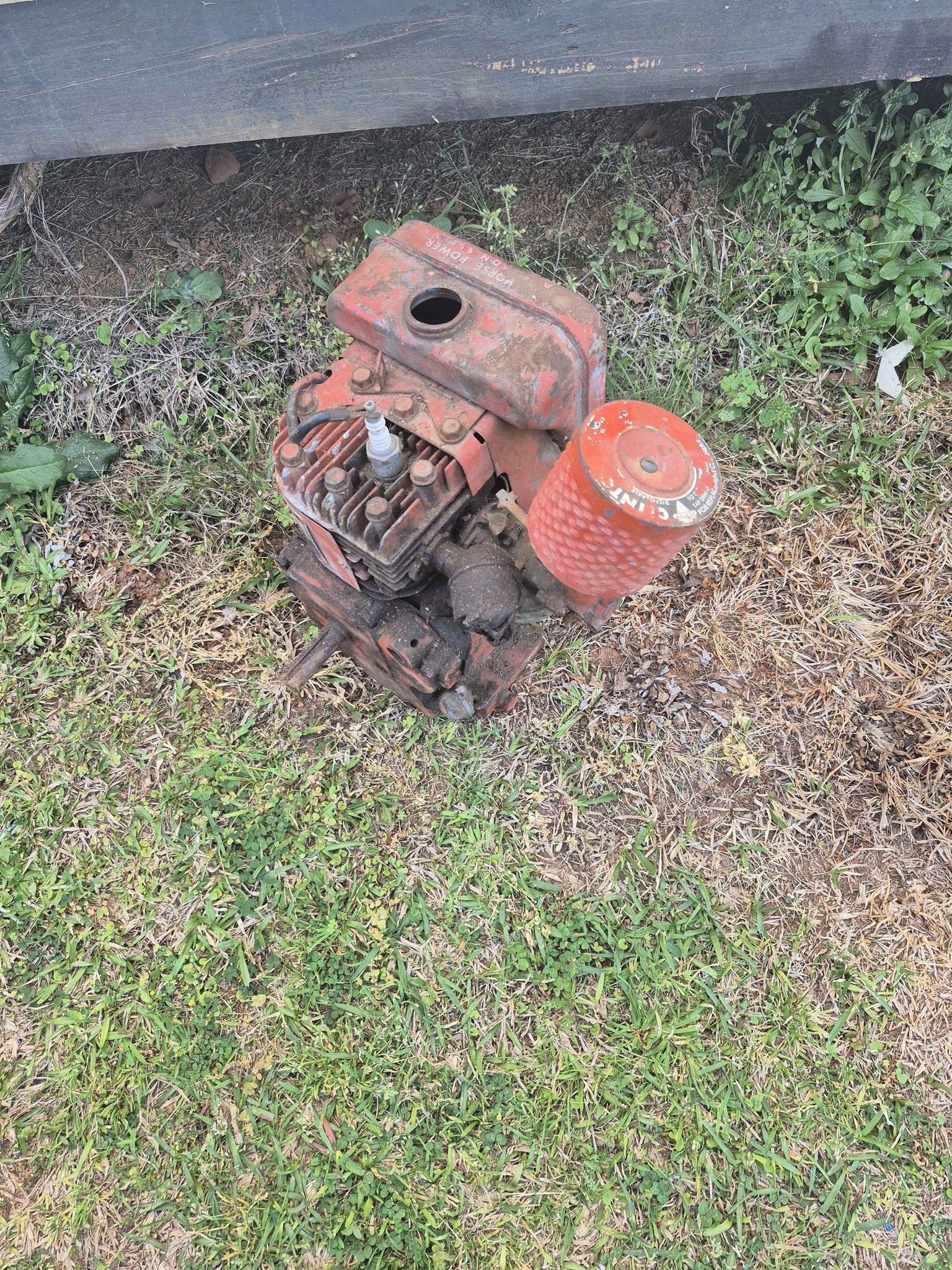 Clinton Vintage Small Engine - Car Engines & Engine Parts - Edgefield ...