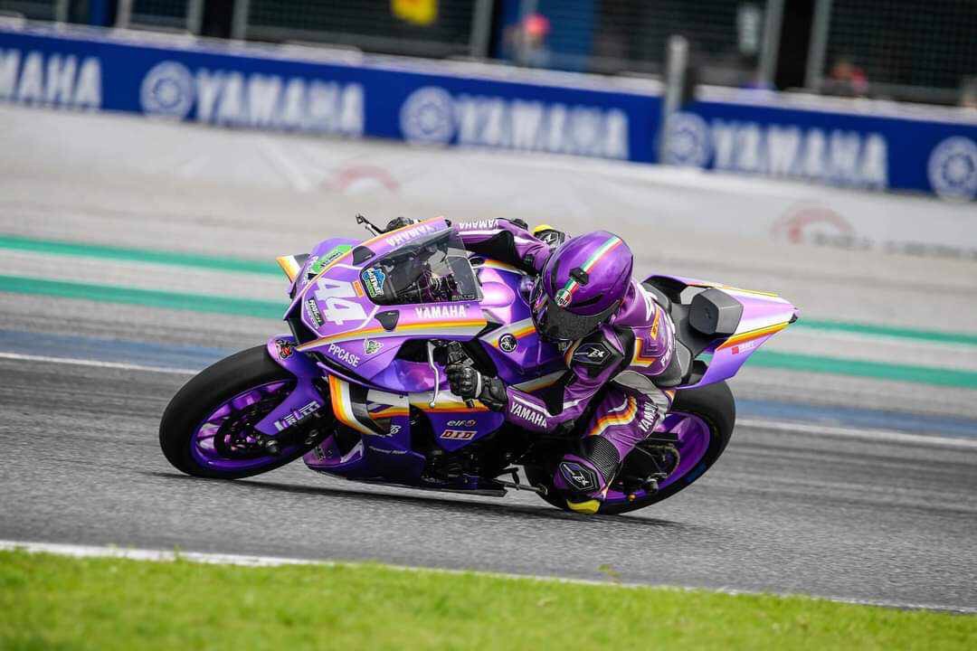 วันพุธสีม่วงแล้วนะครับพี่ๆ 💜😁... - FastTrack Weekend Riding | Facebook