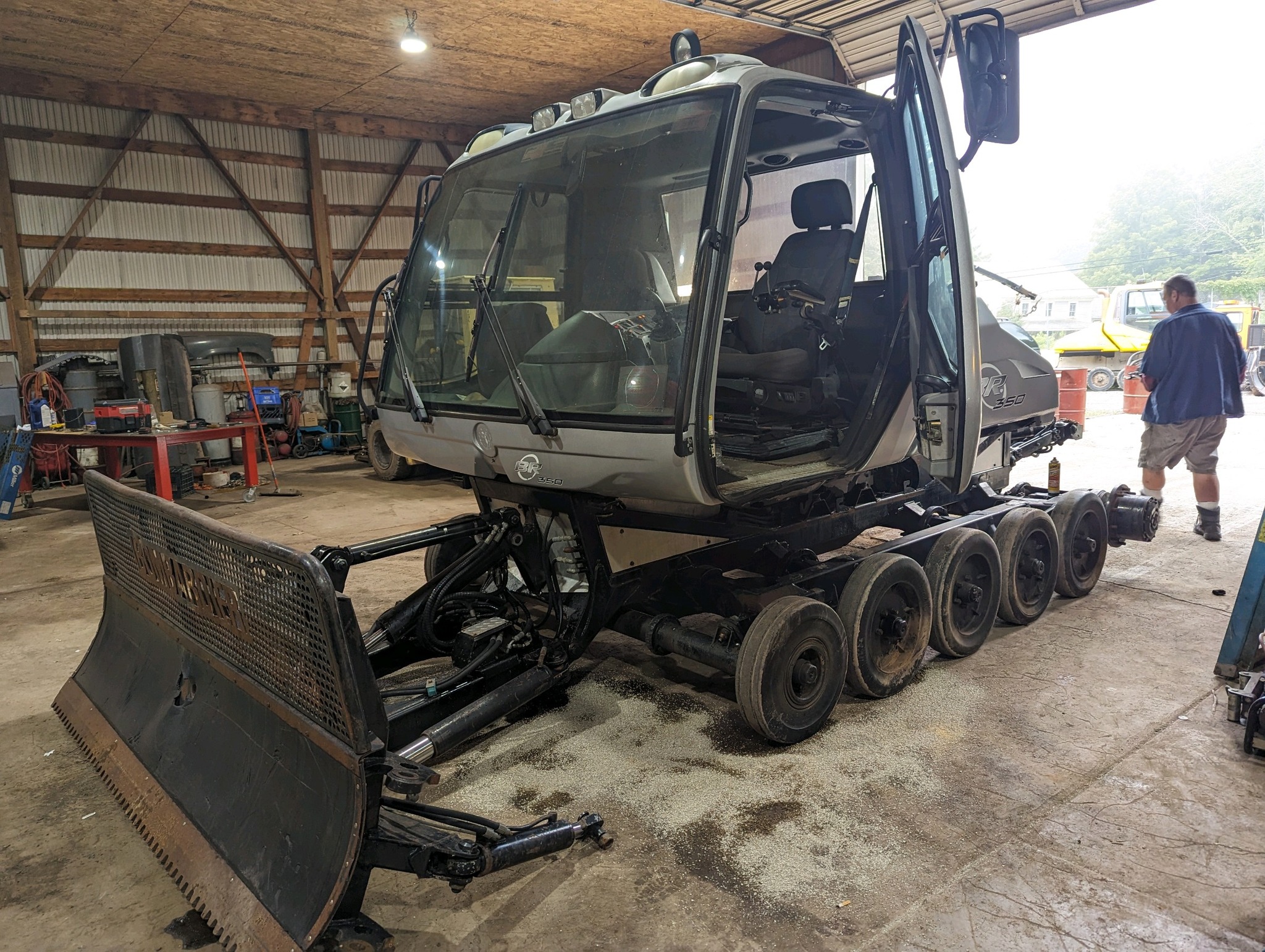 CHS Snowmakers - The Prinoth BR 350 was a great workhorse... | Facebook