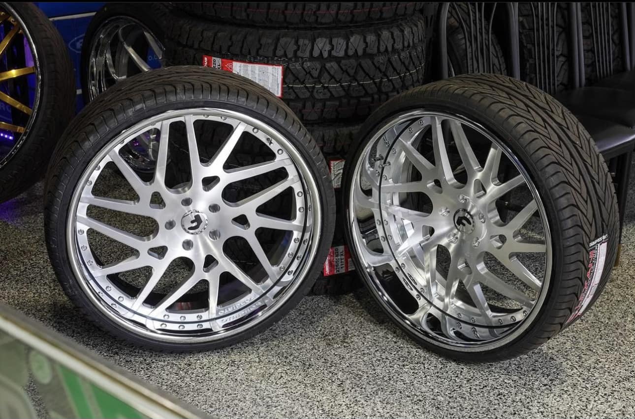 Brand new 24 5x5 forgiato twisted maglia. Made for 94-96 impala ss
