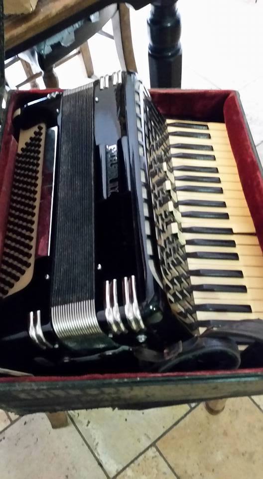 What to charge for an Excelsior Accordiana model 306?