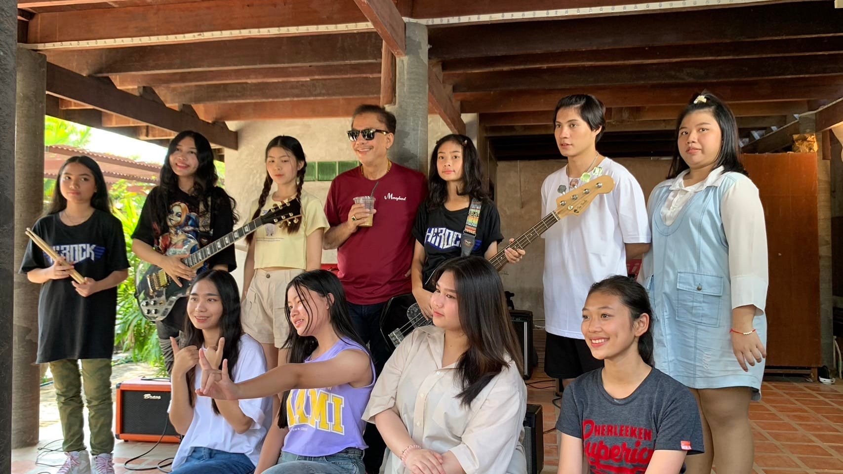 Hi-Rock - พี่สุรชัย มาร่วมเข้าฉาก และให้กำลังใจนักแสดง ที่ สมุทรสงคราม ...