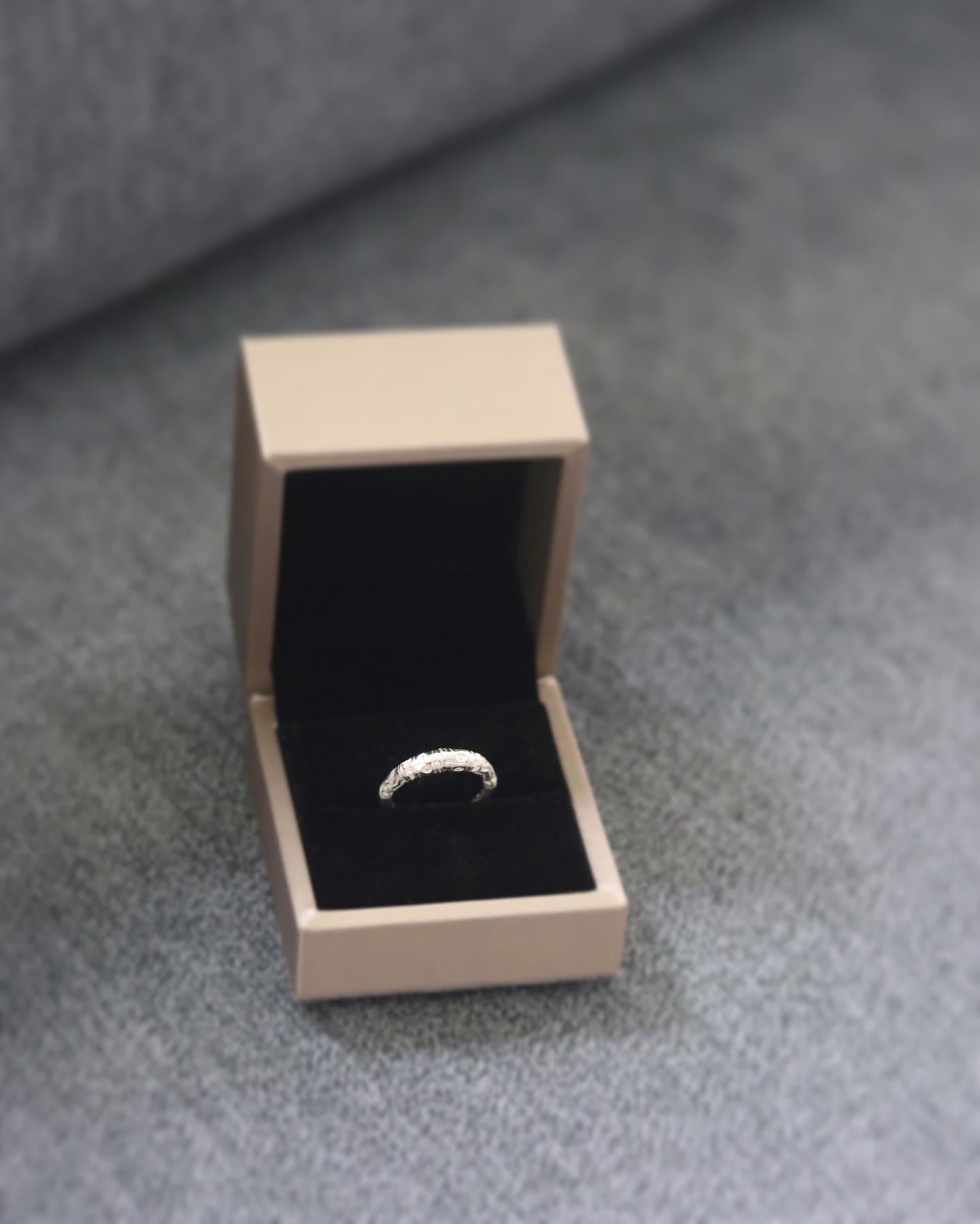Bague Artisanale En Argent Massif De Madagascar - Modèle Vangovango T55 - Pierre Noire Cabochon