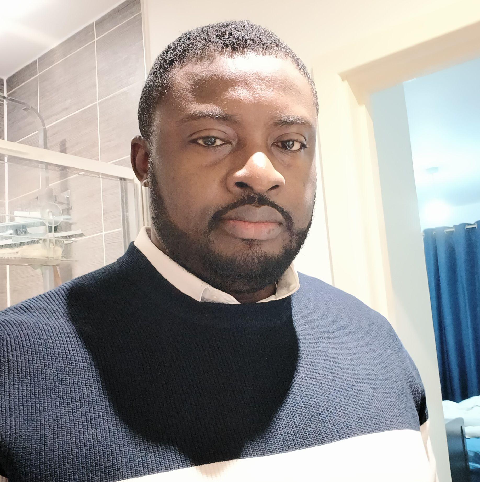 Dr Reuben Ayeni