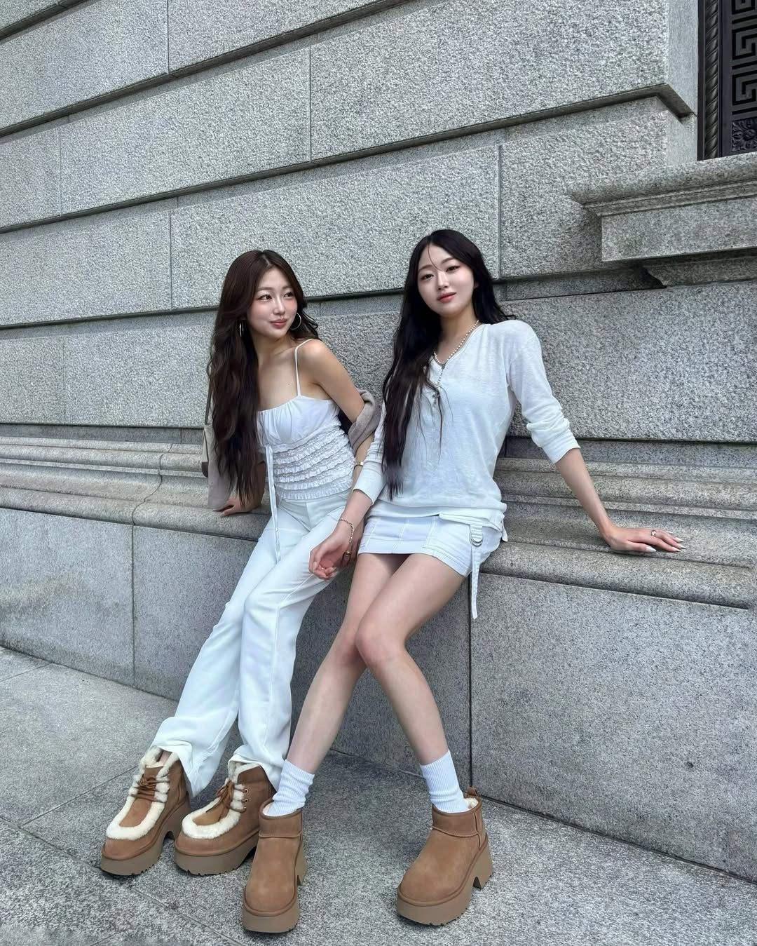 チェスナットカラーのEsmee Lace UpとClassic Ultra Mini New Heights