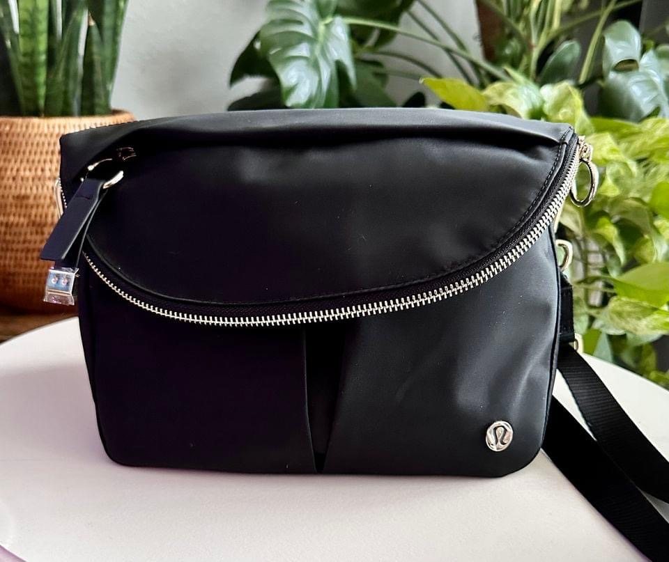 lululemon 5l festival bag black and gold All Night Crossbody Micro Belt 2L * Magnetic snap closure lululemon All Night Festival Crossbody