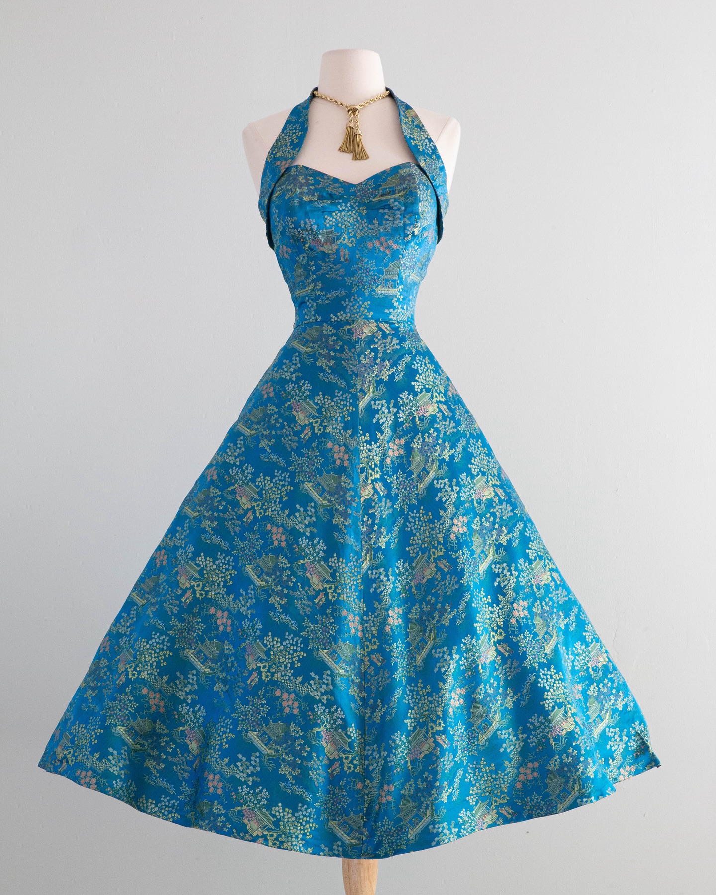 hawaiian designer dresses 🧵 🪡 1950's Blue Dress by Tiana Pittelle 🪡 🧵 Xtabay Vintage modern hawaiian outfit for female Charlotte Russe Blush Peach Size:12 (LARGE) The Majestic Blue XOXO hen
