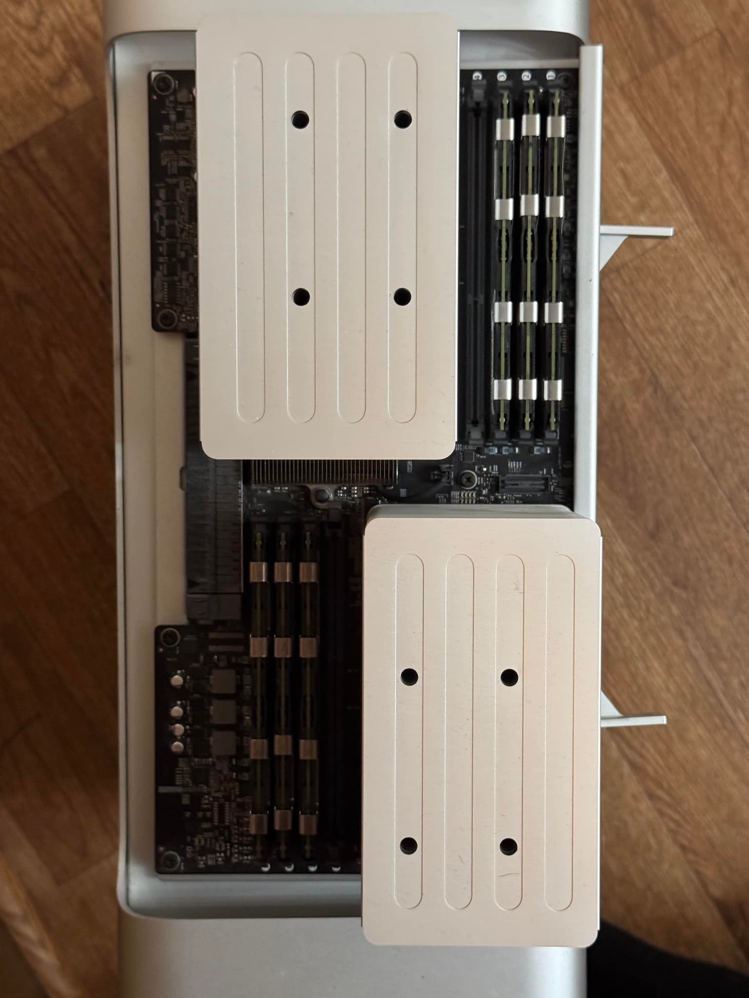 Mac Pro 5,1 dual 2.93 GHz 6-Cor, RX580 8GB GPU, 32gb RAM