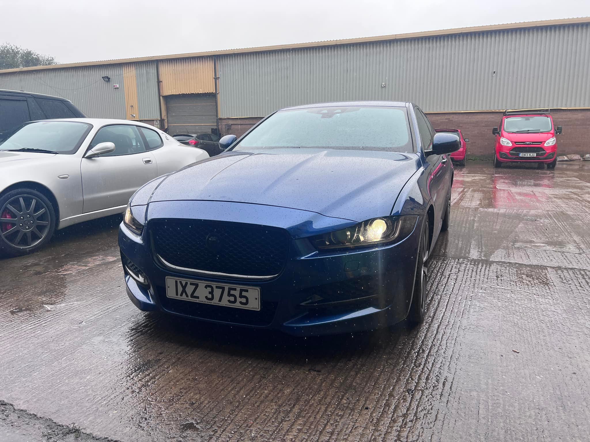 260506-01 JAGUAR XE R-SPORTS 純正 19inch