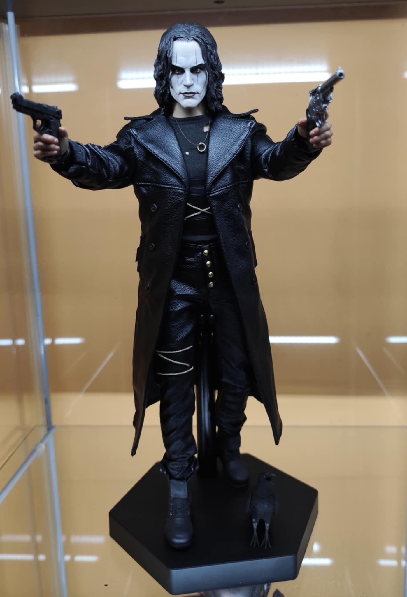 Sideshow Crow Eric Draven 1/6 figure review