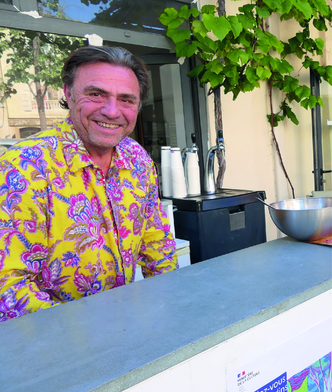 Ville de Monteux - Il s’est installé : L’Artiste café ☕🥄🍷🎼 🟪Après avoir ...