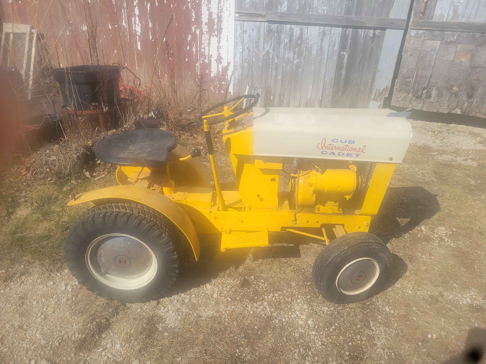 Cub cadet original and cub cadet 71 with factory IH blade - Saws ...