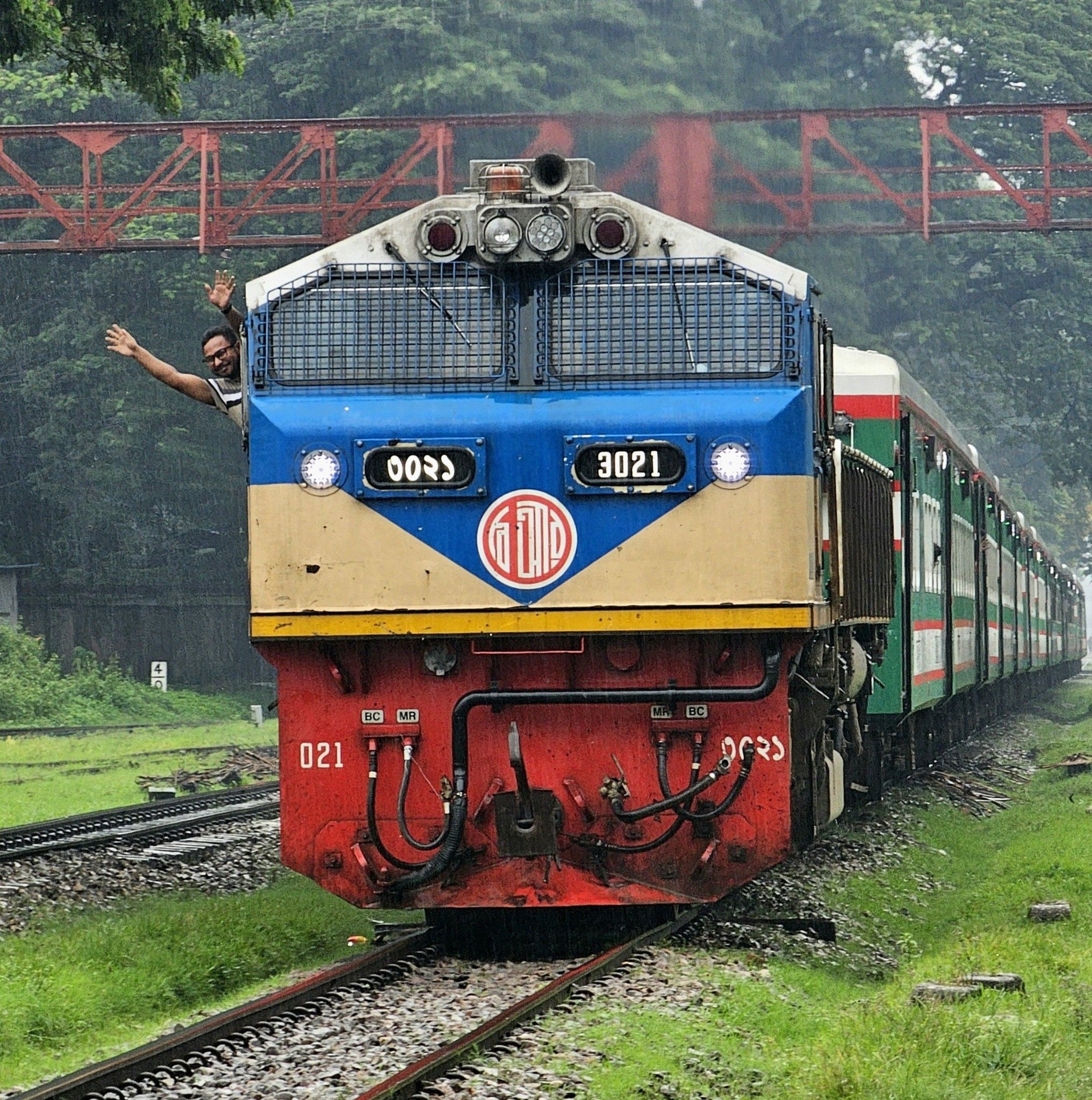 Rail cutting machine is precisely set up to cut the rail to the ...
