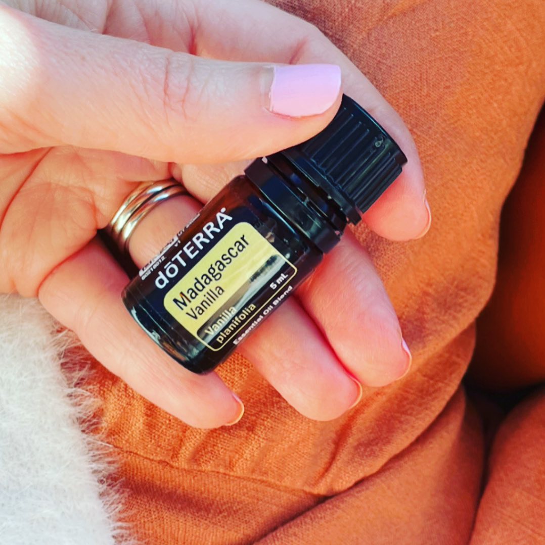 Who else is obsessed with our Madagascar Vanilla essential oil