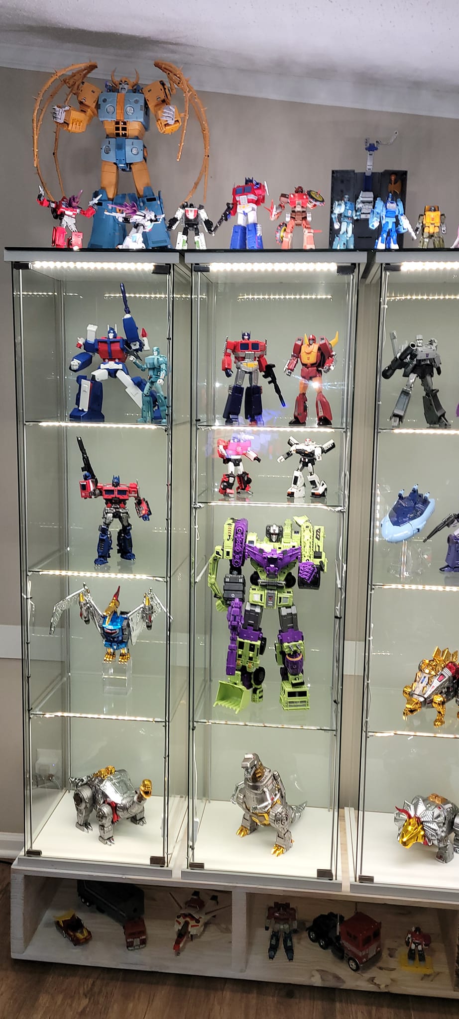 Mirrored Risers & Display Stands