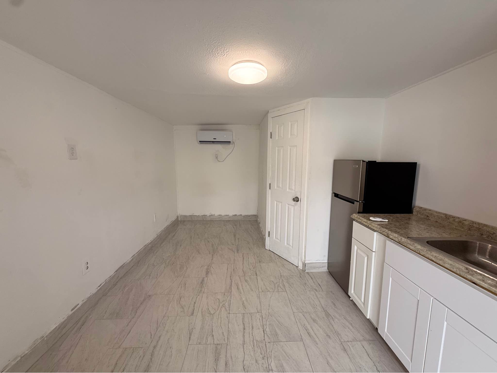 Efficiency For Rent In Kendall