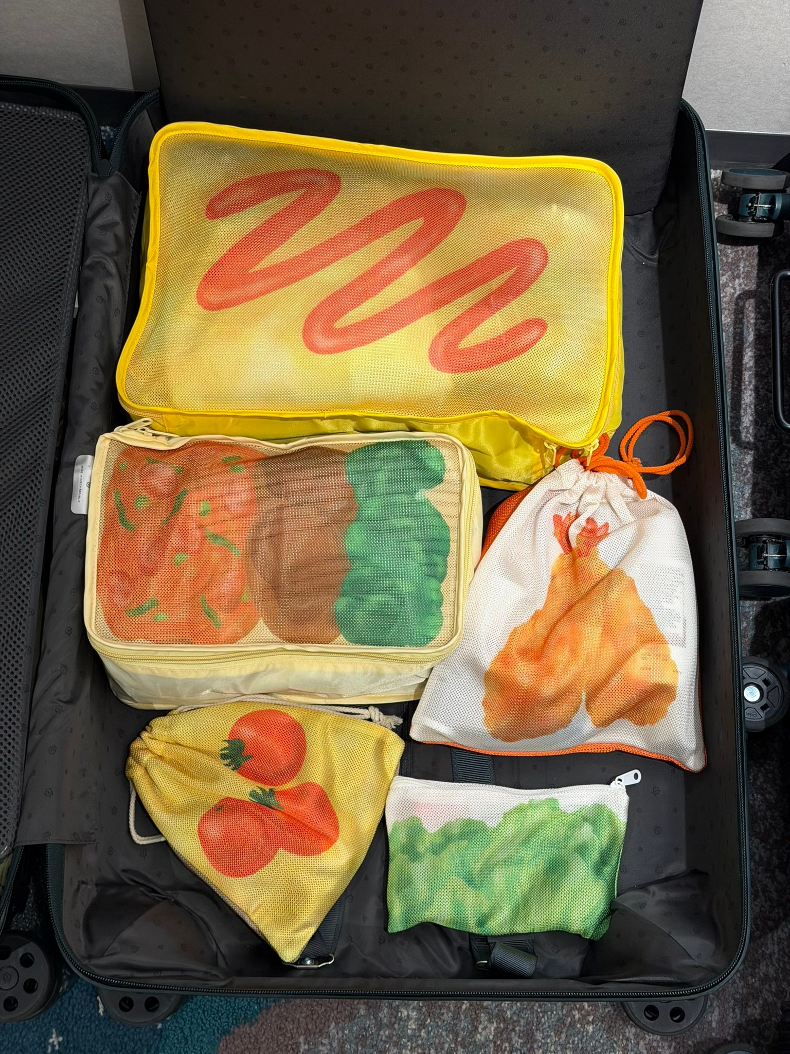 My favourite #packgingcubes which are these modular pouches used