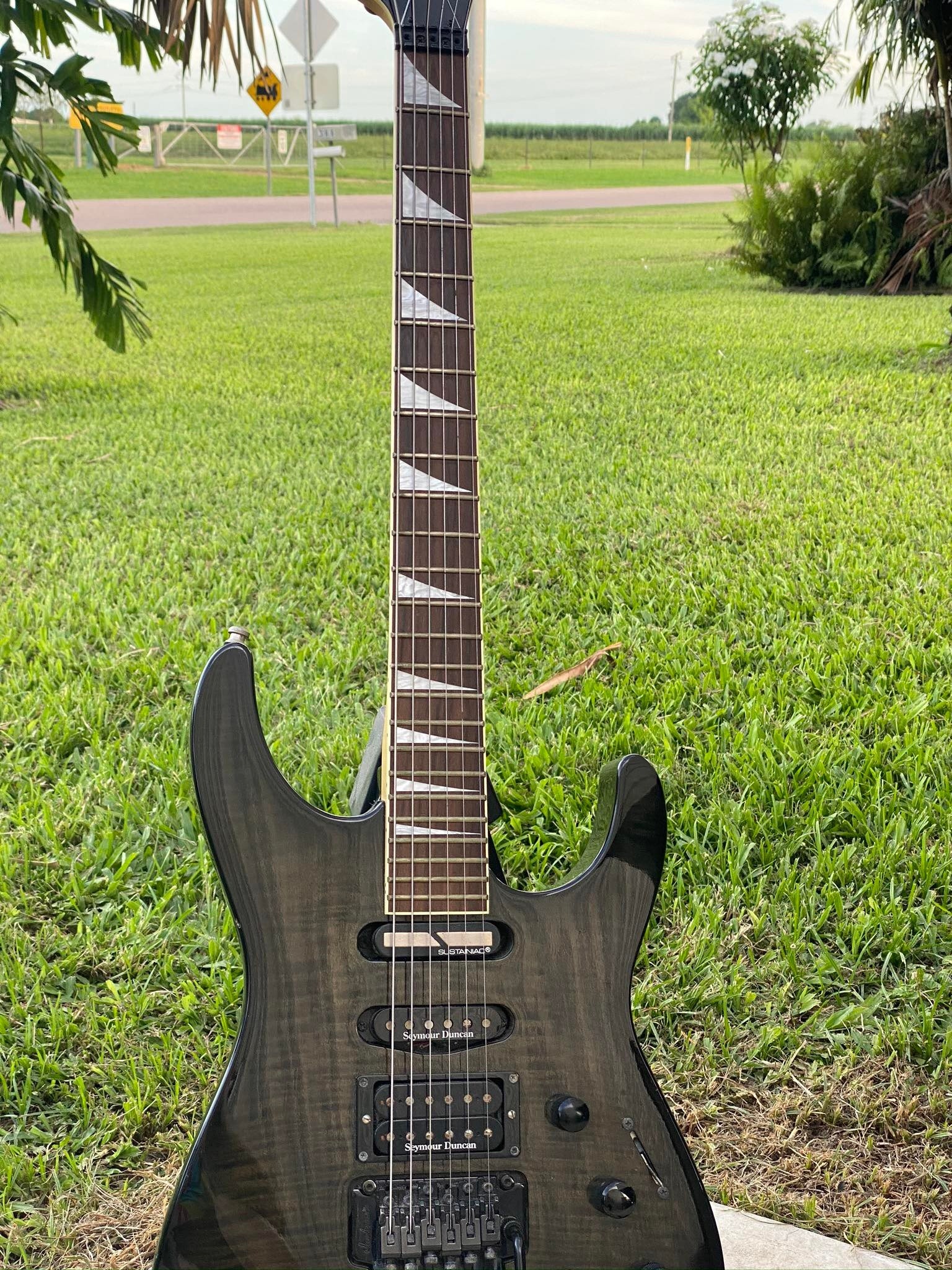 Jackson dk2s made in japan classic with the sustainer pick up